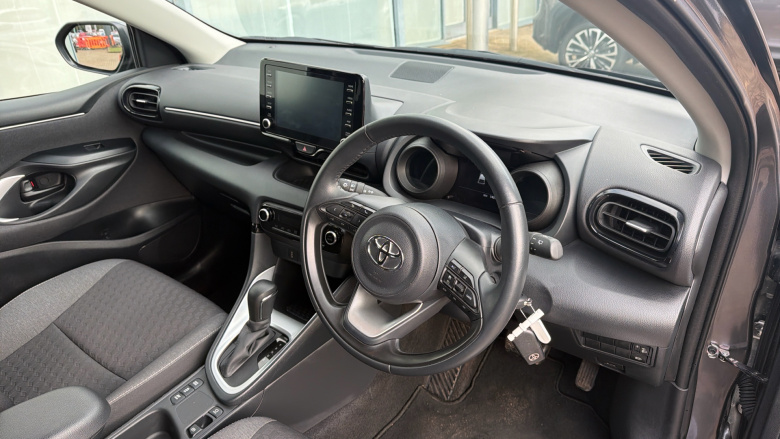 Toyota Yaris 1.5 Hybrid Design 5dr CVT Hybrid Hatchback